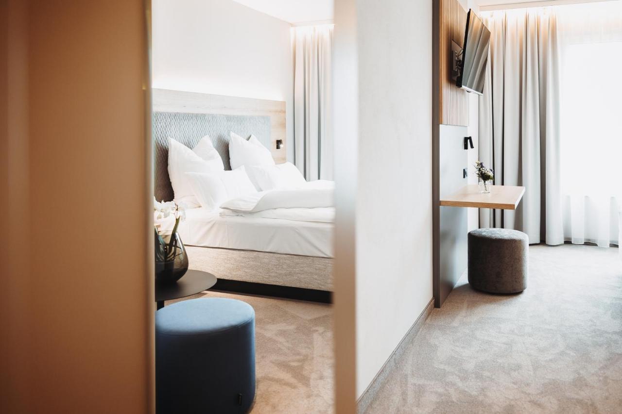 Hotel Vivo Schierling ภายนอก รูปภาพ