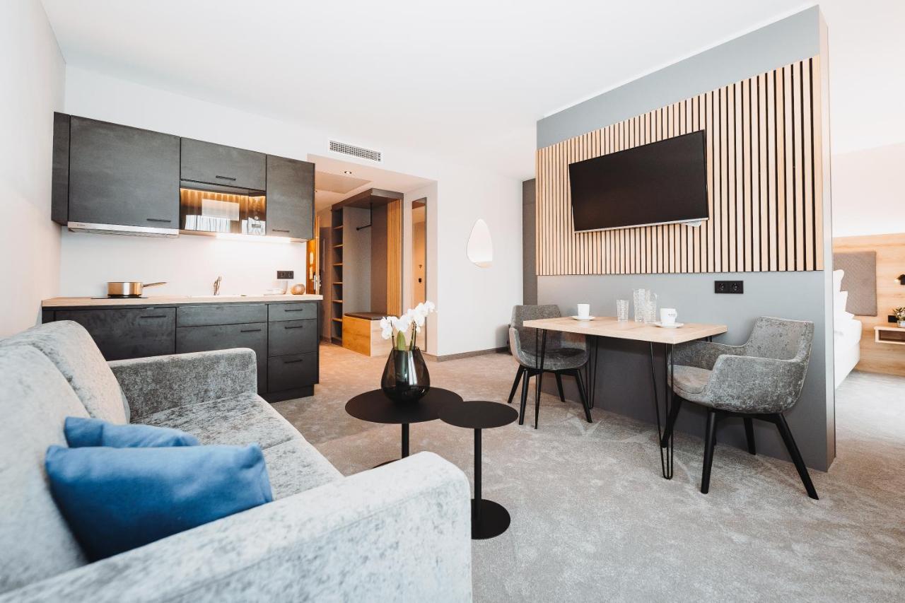 Hotel Vivo Schierling ภายนอก รูปภาพ