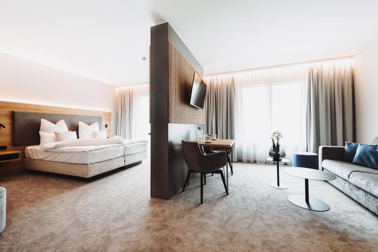 Hotel Vivo Schierling ภายนอก รูปภาพ